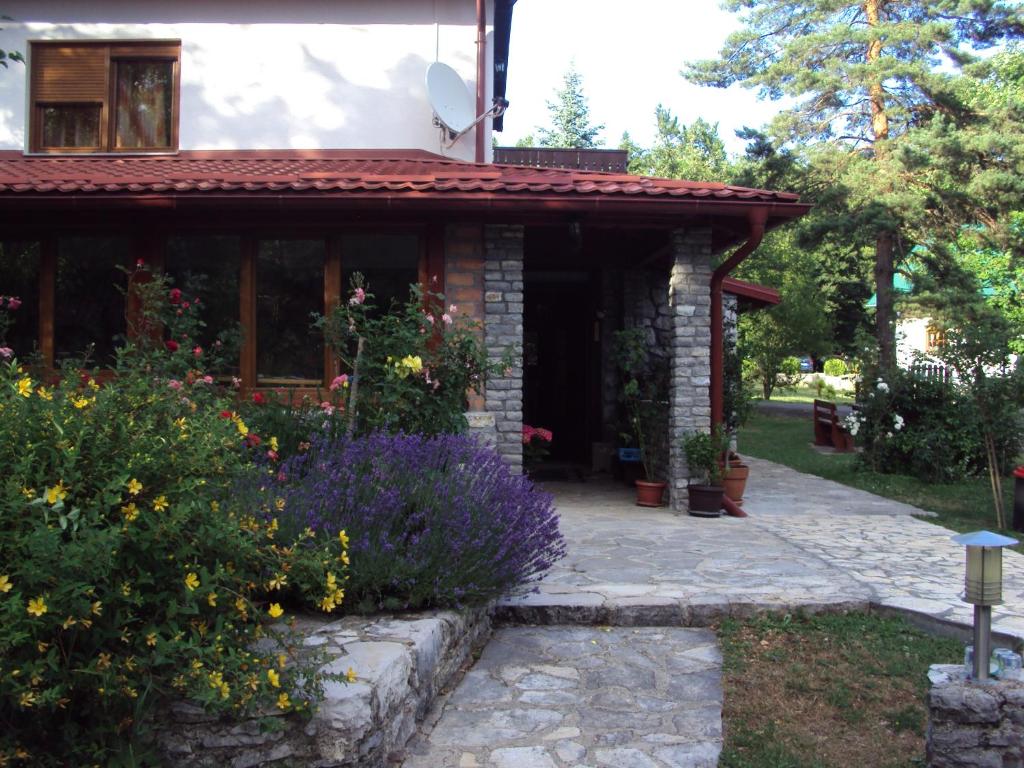 PLITVICE KONAK Daic - 13