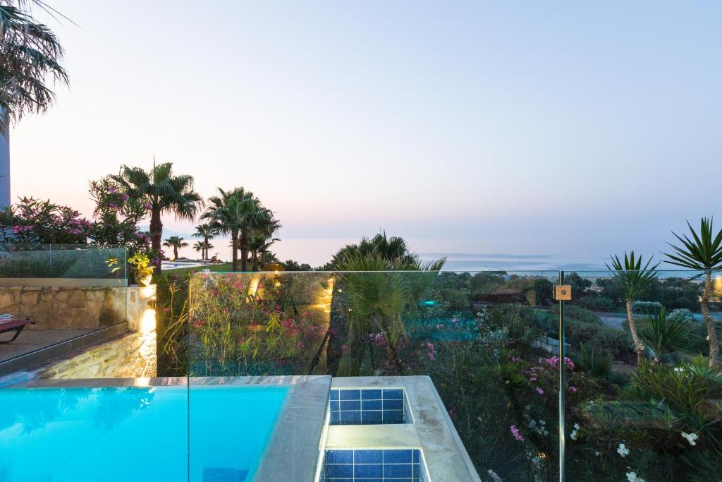 The swimming pool at or close to Sea View Villas