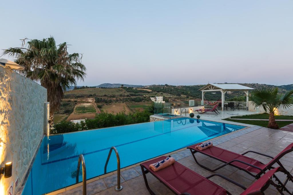 The swimming pool at or close to Sea View Villas