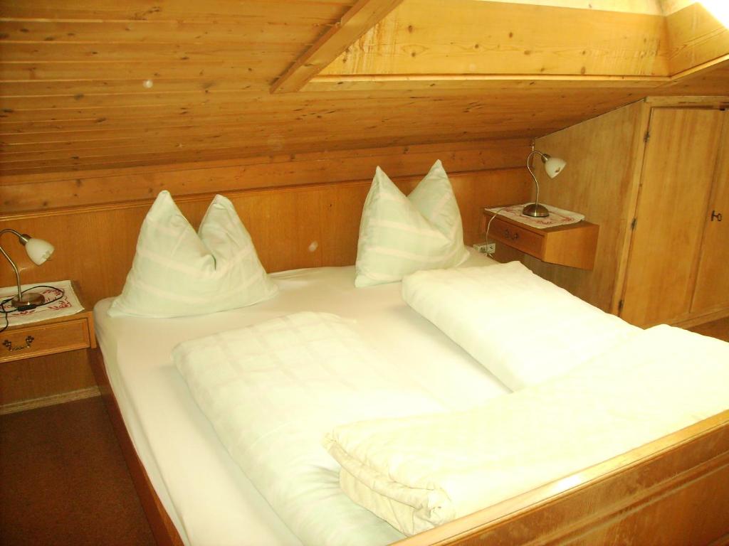Postel nebo postele na pokoji v ubytování Apartement Haus Johanna