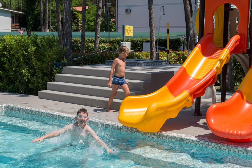Bazén v ubytování Hotel Franz nebo v jeho okolí