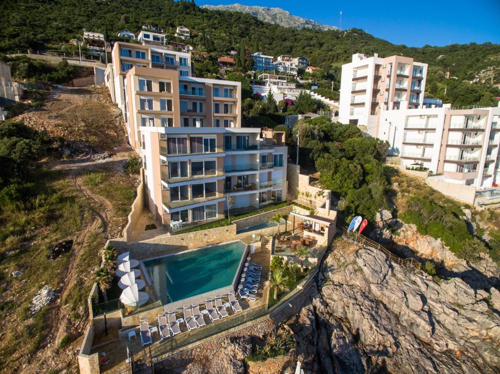 Yourhome Beach Apartments, Dobra Voda, Montenegro - Booking.com