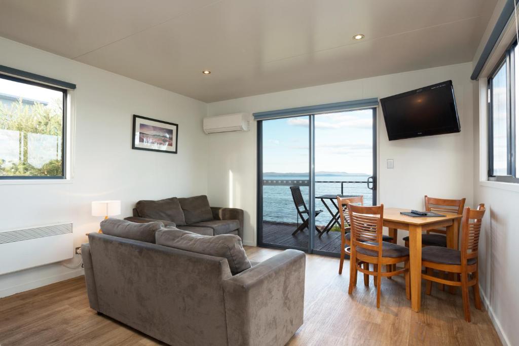 Posezení v ubytování Swansea Beach Chalets