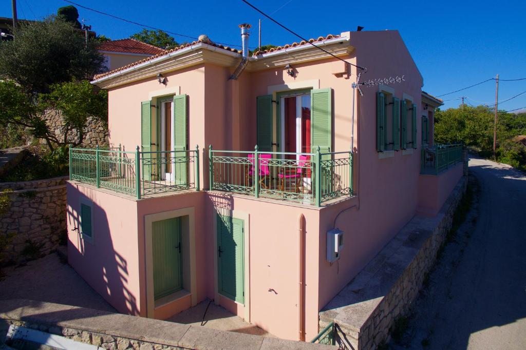 The building in which the holiday home is located