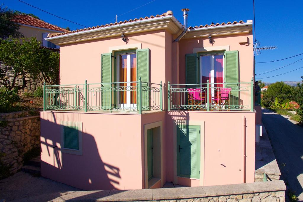 The building in which the holiday home is located