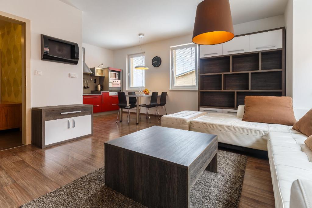 Kuchyň nebo kuchyňský kout v ubytování Modern Apartment with 2 bedrooms
