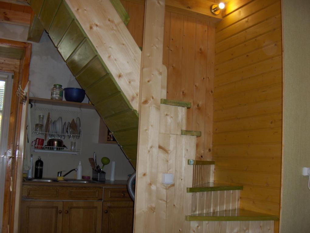 Kuchyň nebo kuchyňský kout v ubytování PEPASÓWKA Chatka Puchatka