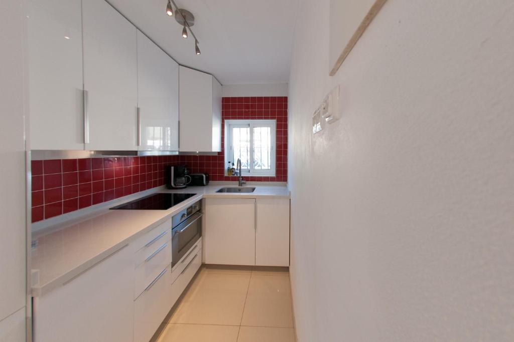 Kuchyň nebo kuchyňský kout v ubytování Villa Marysol sleeps 6