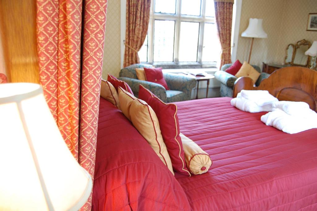 Dunsley Hall Country House Hotel - 