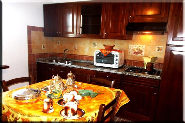 Kuchnia lub aneks kuchenny w obiekcie Agriturismo Podere dei kiwi