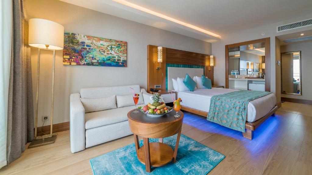 Ramada Resort Kusadasi & Golf - Habitación Doble Superior Con Vista Al Mar