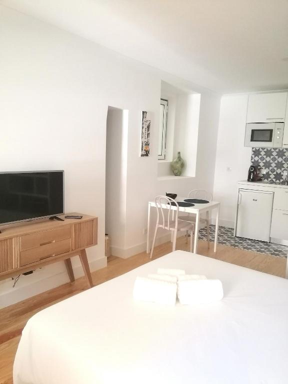 Alfama Apartments Services - 4