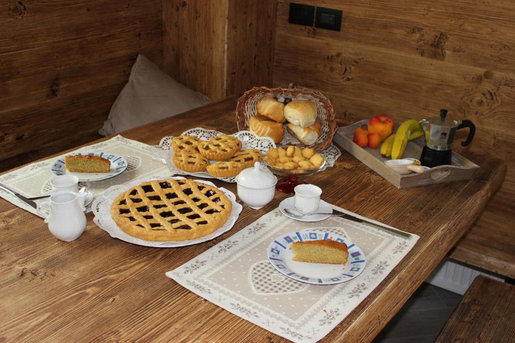 Jedlo v ubytovaní bed & breakfast alebo blízkom okolí