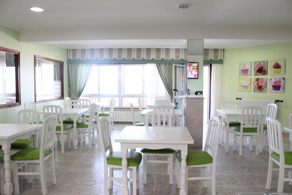 Restaurace v ubytování Hotel Estrella del Mar