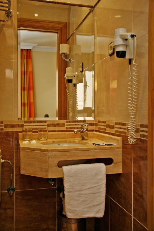 Hostal Victoria I - Трехместный номер с видом