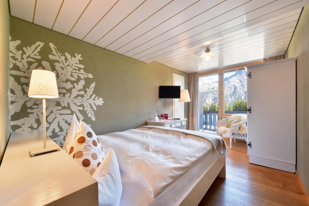 Hotel Seehof-Arosa - Superior Single Room With Balcony And Mountain View