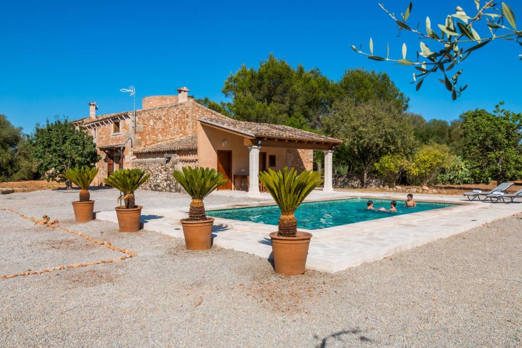 The swimming pool at or close to Finca Sa Torre de'n Piza - Grupo Berna