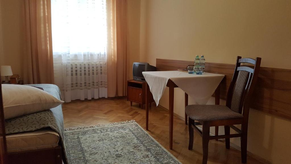 Posedenie v ubytovaní Stary Dom Zdrojowy