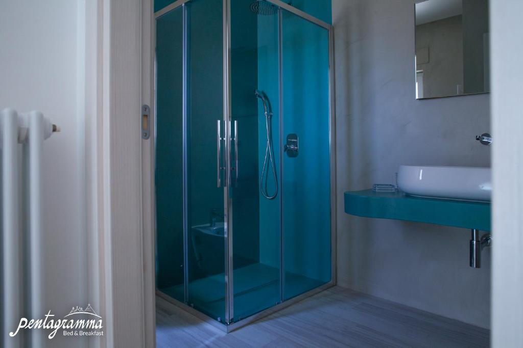 A bathroom at Il Pentagramma