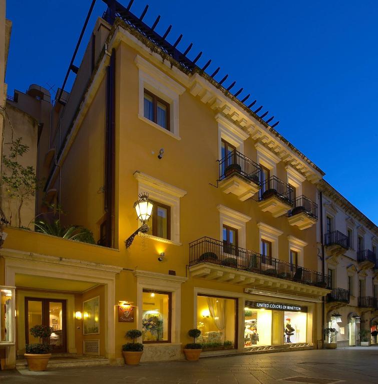 Budova, kde se hotel nachází