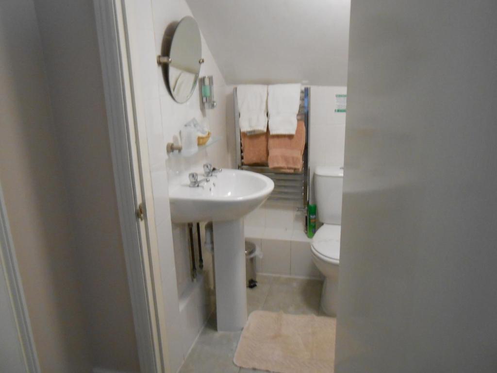 South Park Guest House - Large Single Room