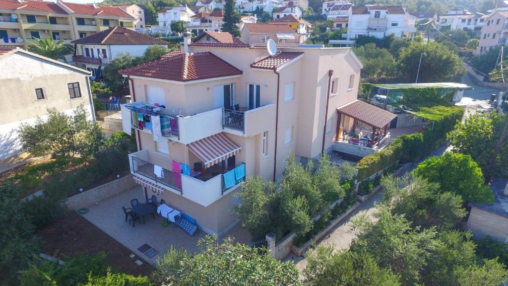 an aerial view of a house in a city at Apartmani Petra in Trogir