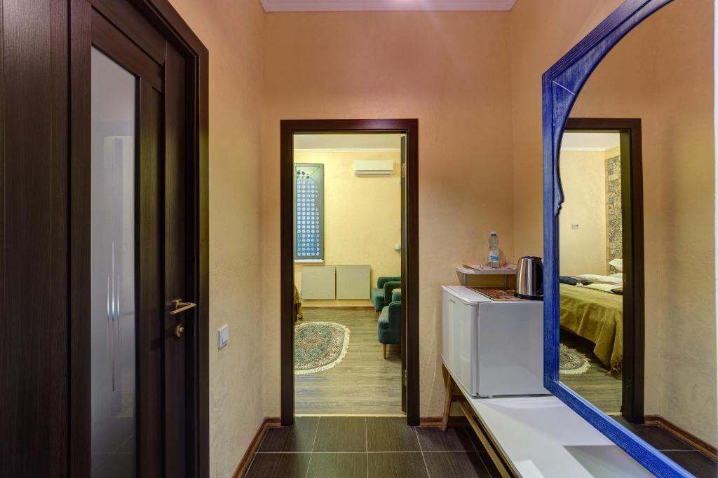 Koupelna v ubytování Aleksandria Hotel