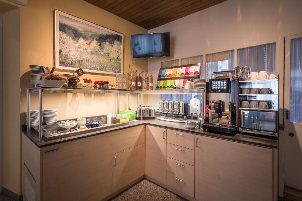 Hotel Derby Interlaken - self check-in - Resim 15