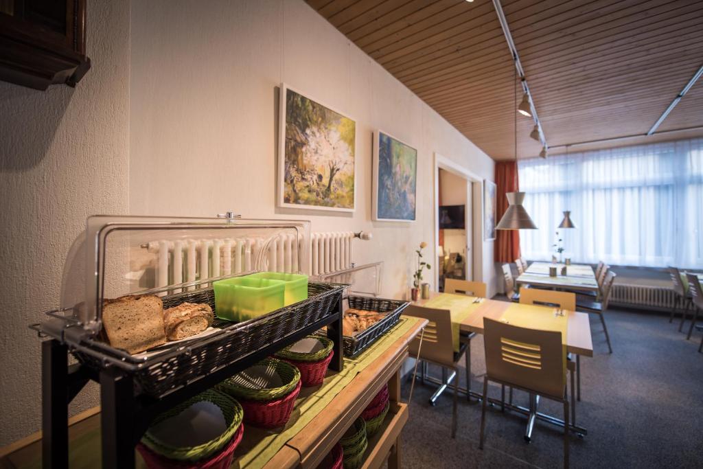 Hotel Derby Interlaken - self check-in - Resim 12