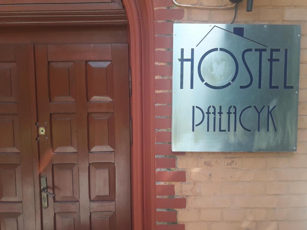 Certifikát, ocenenie alebo iný dokument vystavený v ubytovaní Hostel Pałacyk