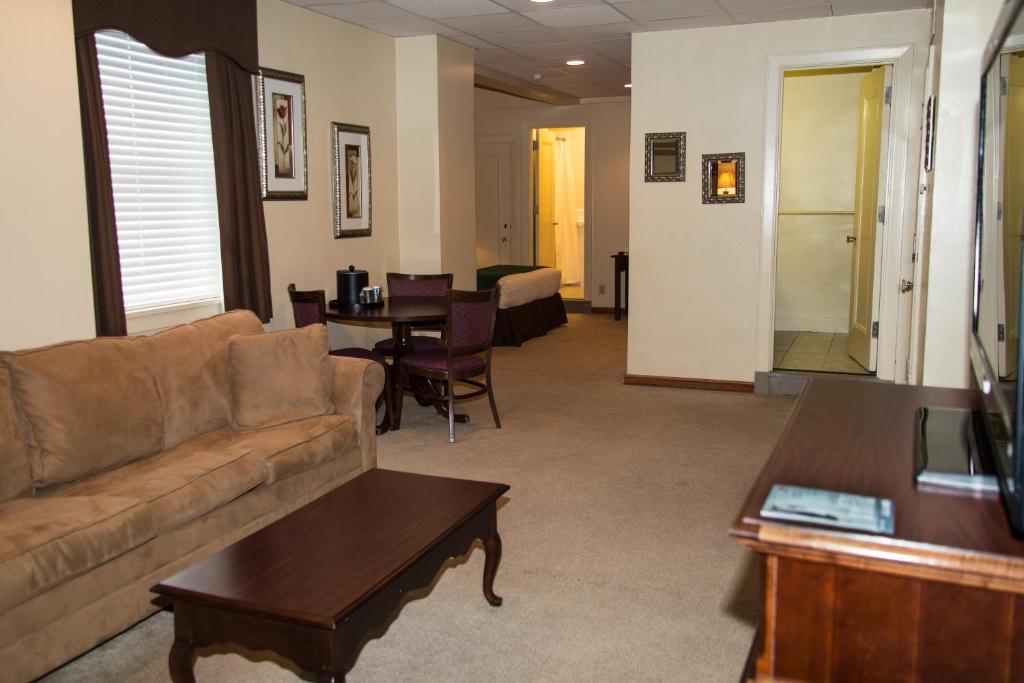 Missouri Athletic Club photo