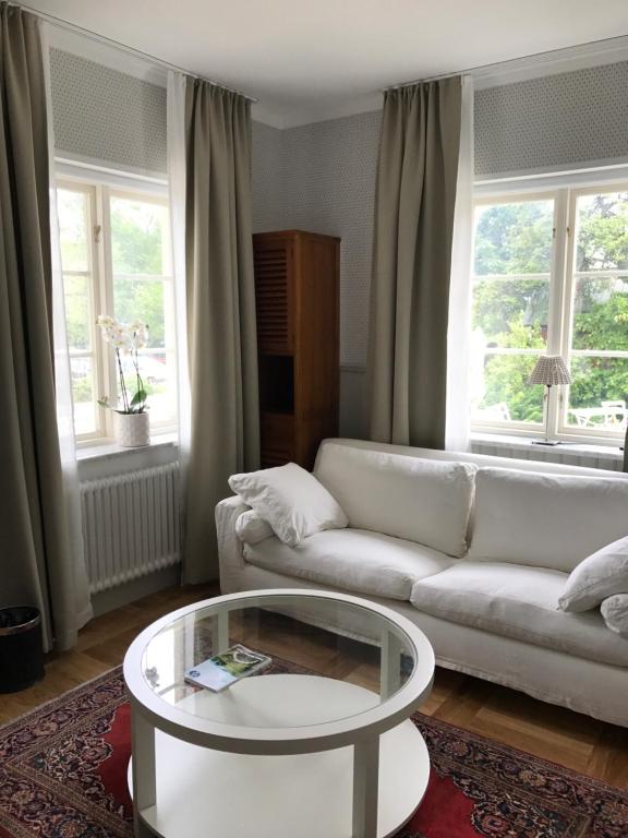 Posezení v ubytování Kivikstrand Badhotell