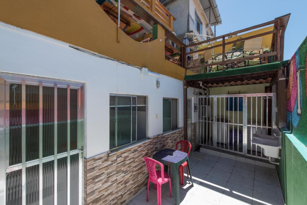  Babilonia Rio Hostel