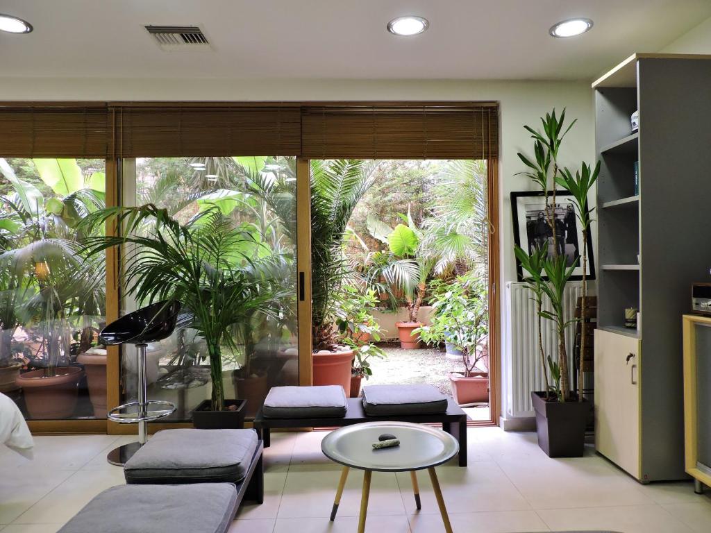 Vonkajšia záhrada v ubytovaní Luxurious Loft with Garden