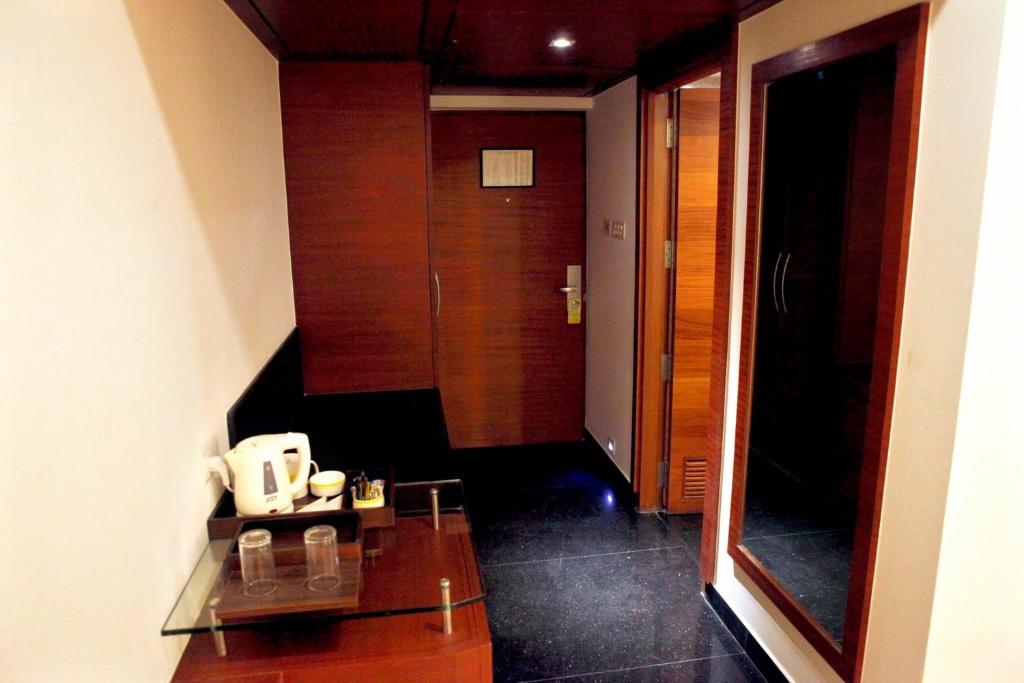 Posezení v ubytování Lemon Tree Hotel Shimona Chennai