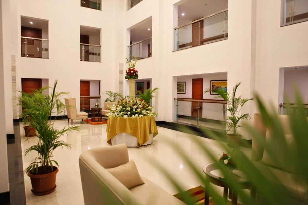 Posezení v ubytování Lemon Tree Hotel Shimona Chennai