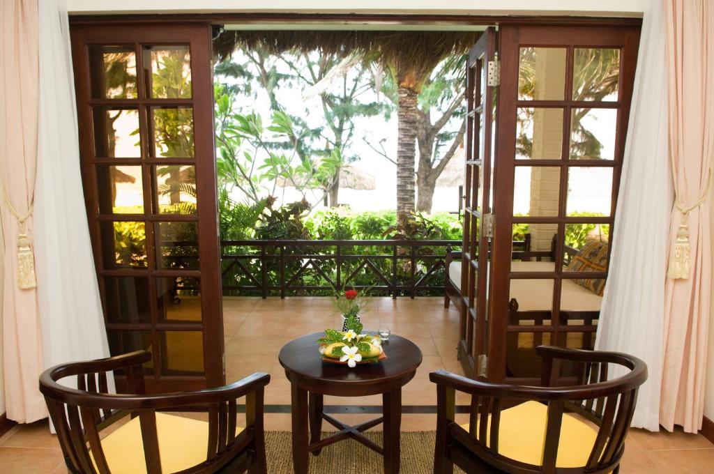 Biệt Thự - Trước Biển