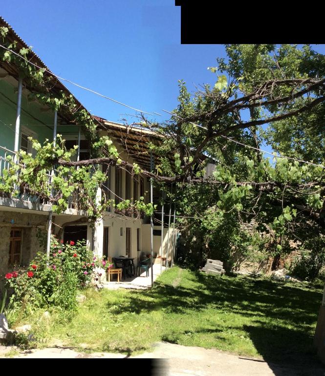 Zahrada ubytování Guest House Chuta in Lagami