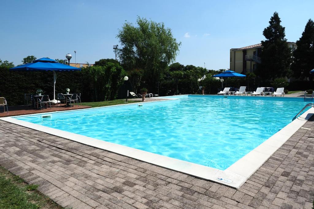 Bazén v ubytování Hotel Spresiano nebo v jeho okolí
