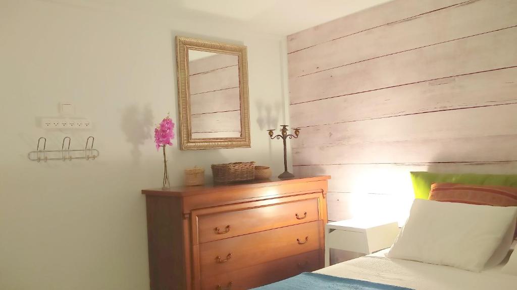 Postel nebo postele na pokoji v ubytování Like Home Gedera