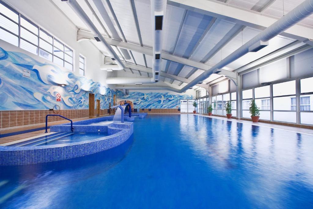 Bazén v ubytování Brandon House Hotel nebo v jeho okolí