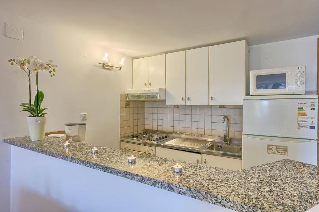 Kuchyň nebo kuchyňský kout v ubytování Guesthouse Sea View