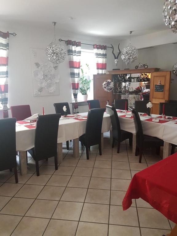 Restaurace v ubytování Hotel Schweizer Stubb