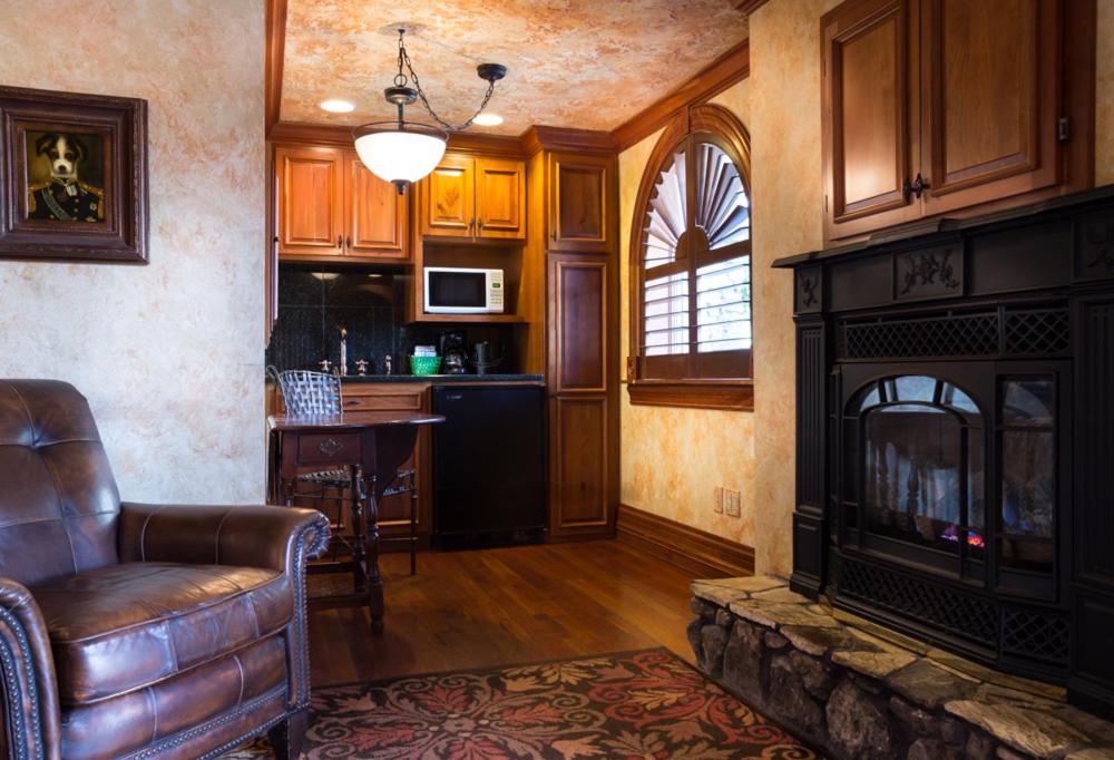 Landoll's Mohican Castle - 