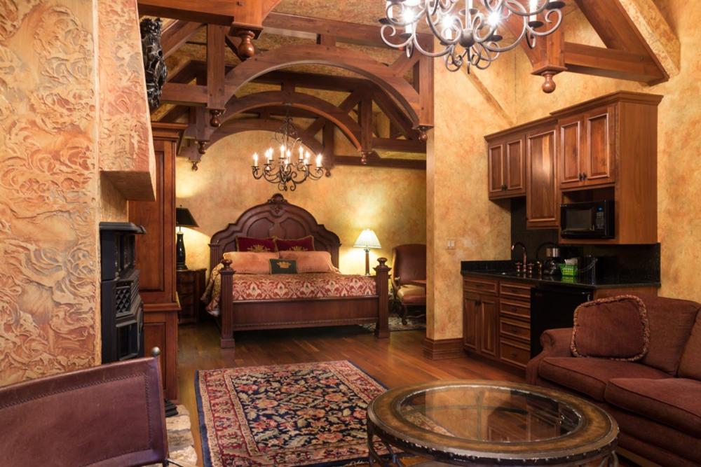 Landoll's Mohican Castle - 
