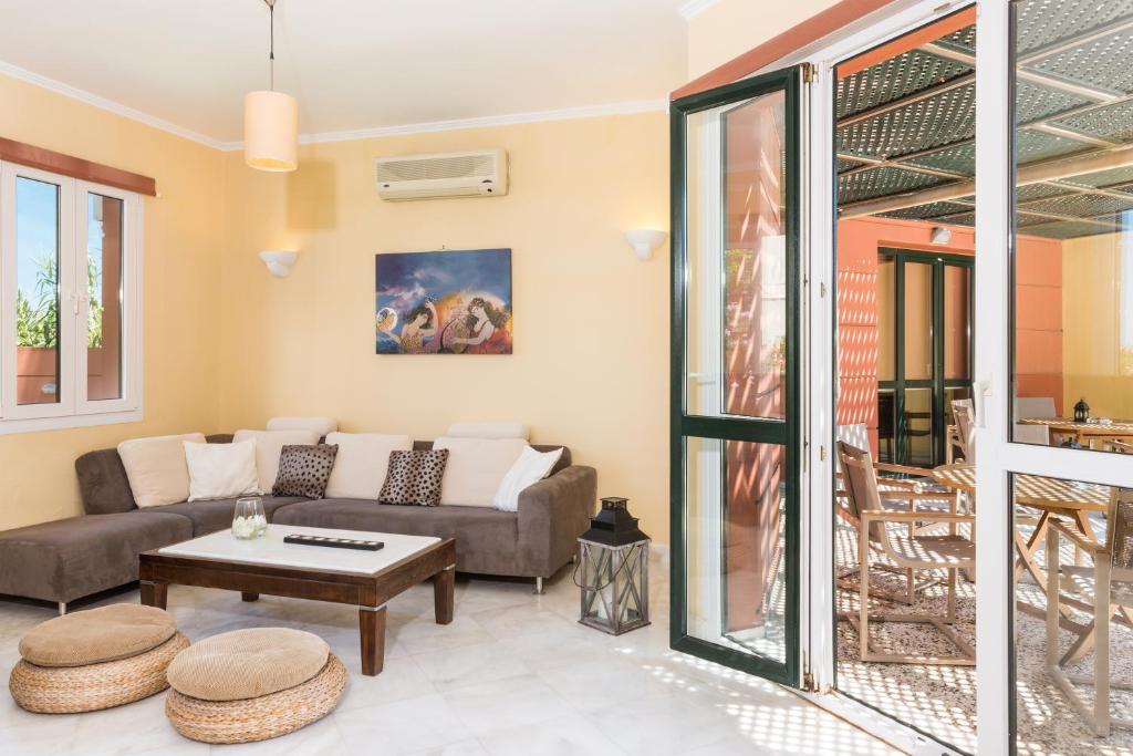Posedenie v ubytovaní Daphnis Villas