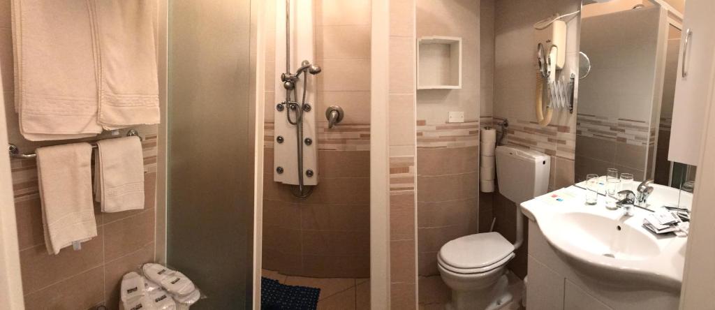 Koupelna v ubytování Hotel Byron