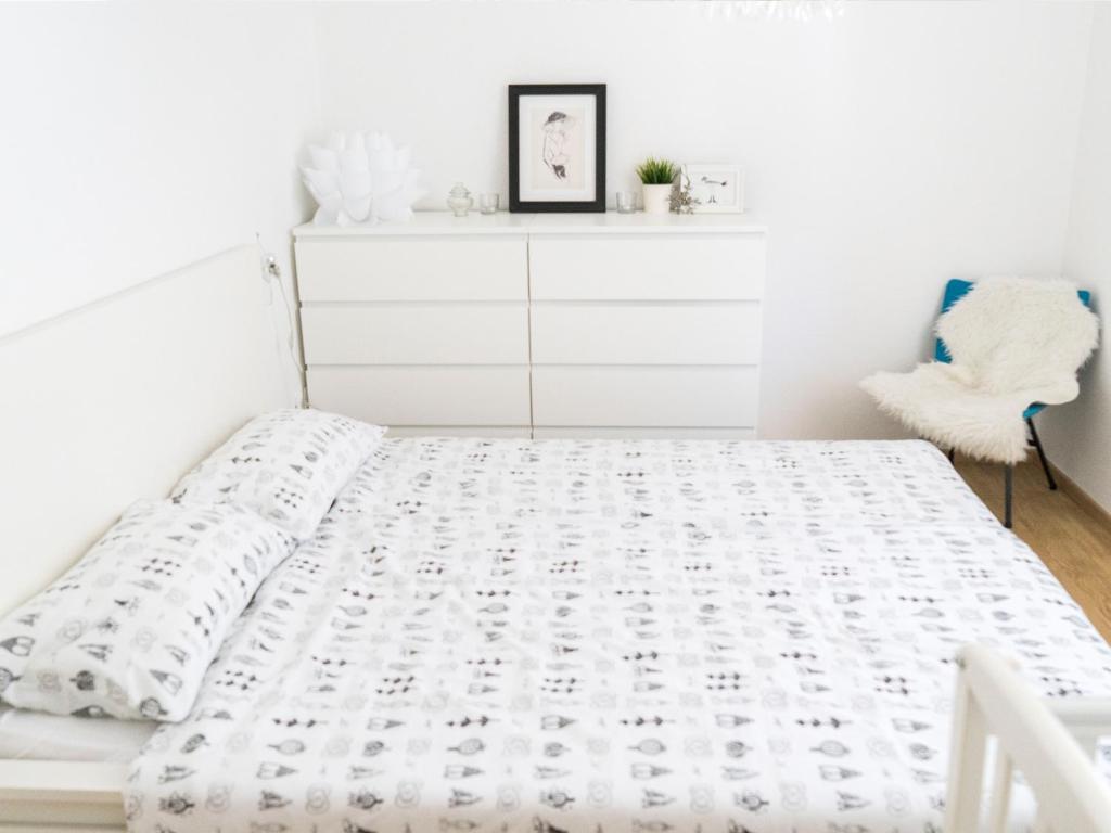 Postel nebo postele na pokoji v ubytování A modern flat