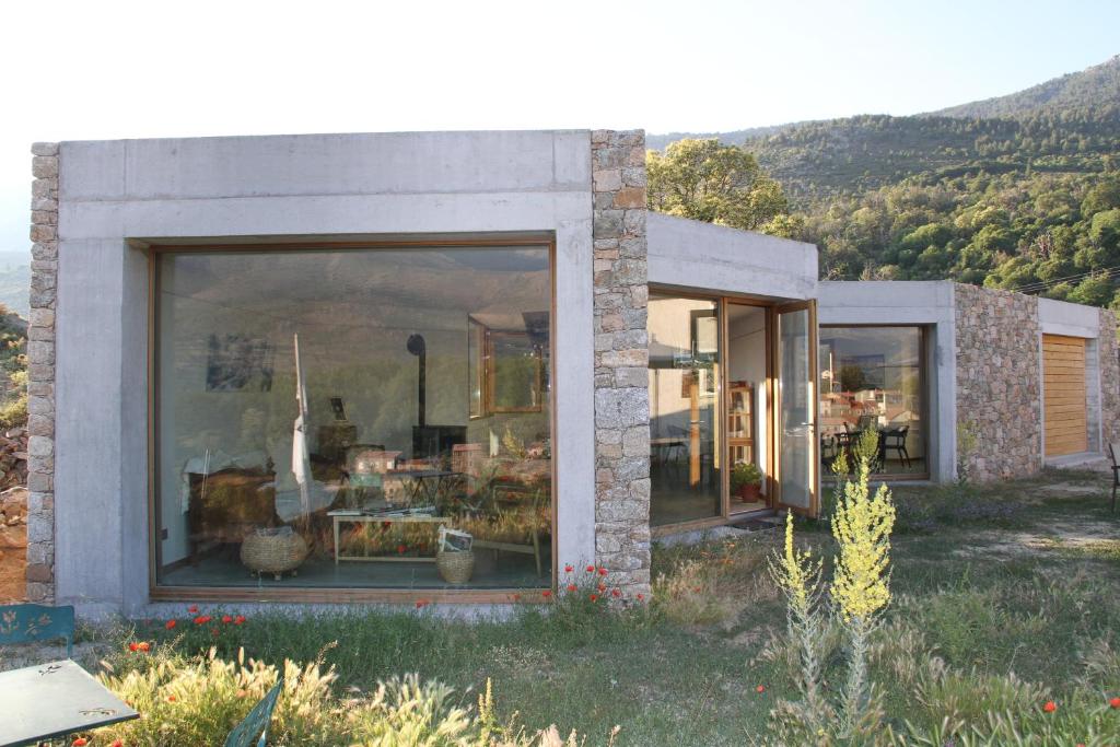 Nespecifikovaný výhled na hory nebo výhled na hory při pohledu z bed and breakfast