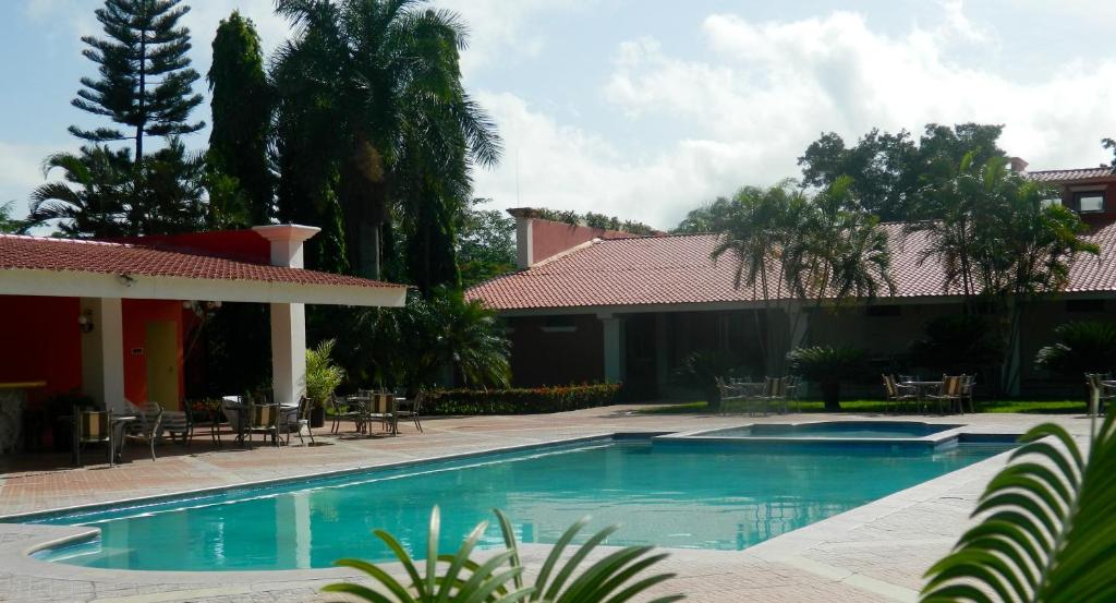 Bazén v ubytování Hotel Santa Maria de Comayagua nebo v jeho okolí